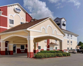 Suburban Extended Stay La Place